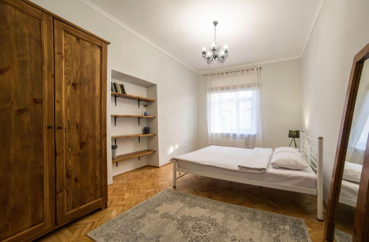 Vidfort Вірменська Lviv Luaran gambar